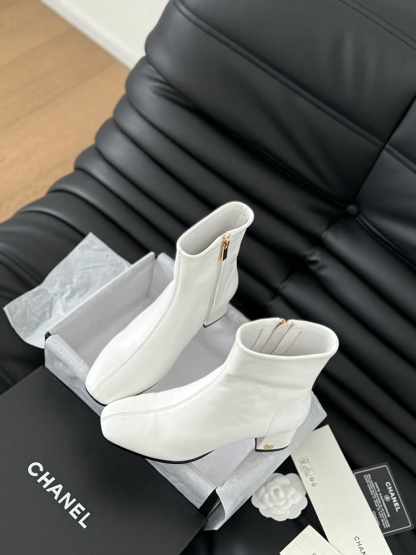 👟👟Ex-factory price 640👟👟 Purchasing-grade Chanel classic new stretch boots series! The leather texture is super good, and the upper is delicate ~ Calfskin upper, sheepskin lining, original outsole! Size:35-39 Other sizes are determined